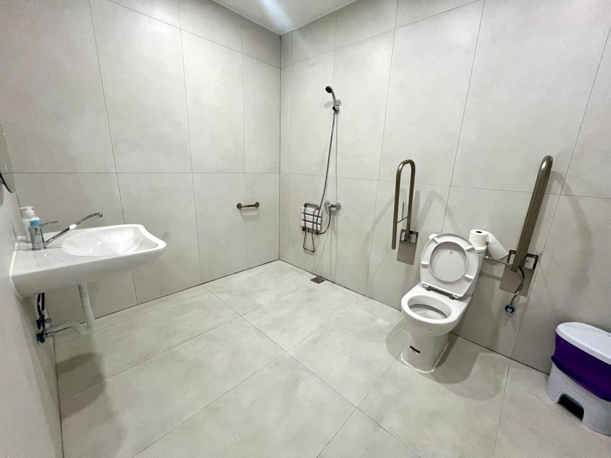 Hostel Oasis Madrid Exterior photo
